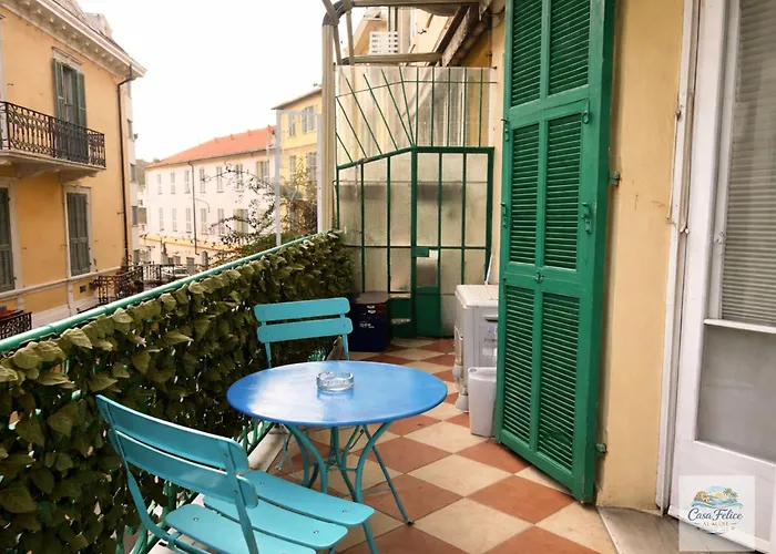 Apartment Casa Felice Al Mare - Spacious Three-room Sanremo